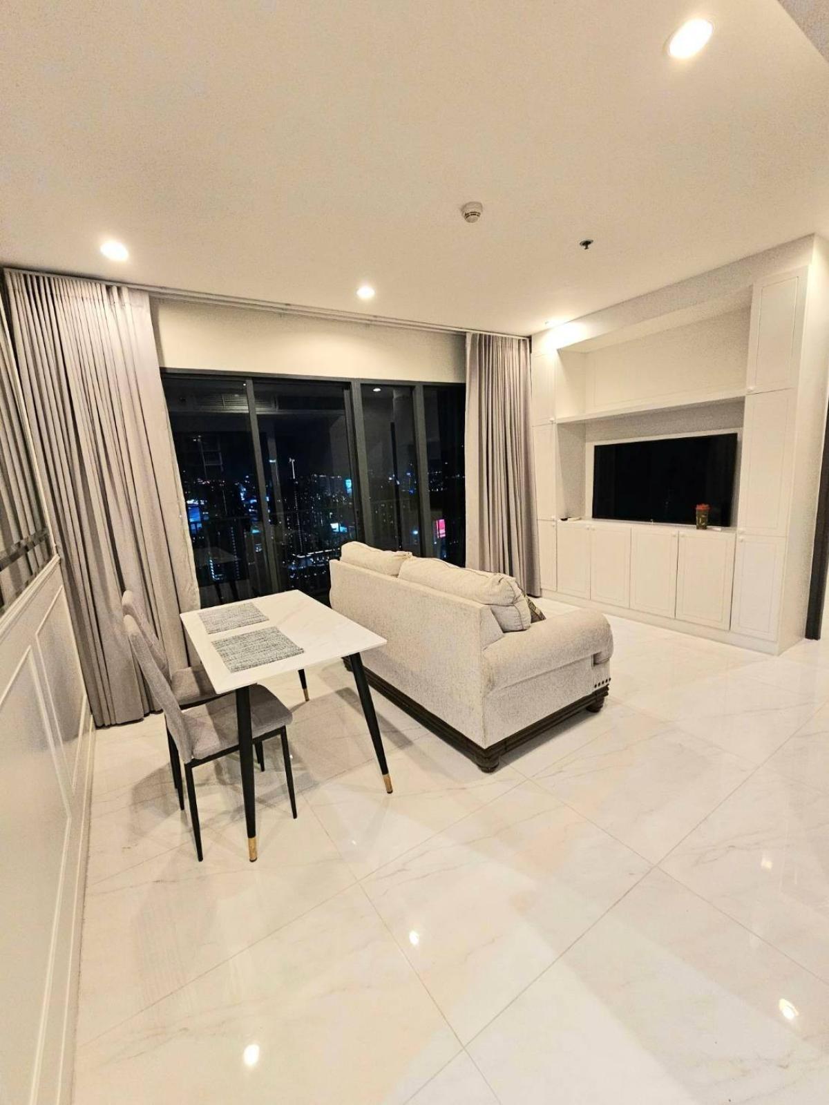 For SaleCondoSukhumvit, Asoke, Thonglor : C Ekkamai / high floor lear view at best price in Ekkamai / 3 Bed 100 sq.m.Tel 0937890899