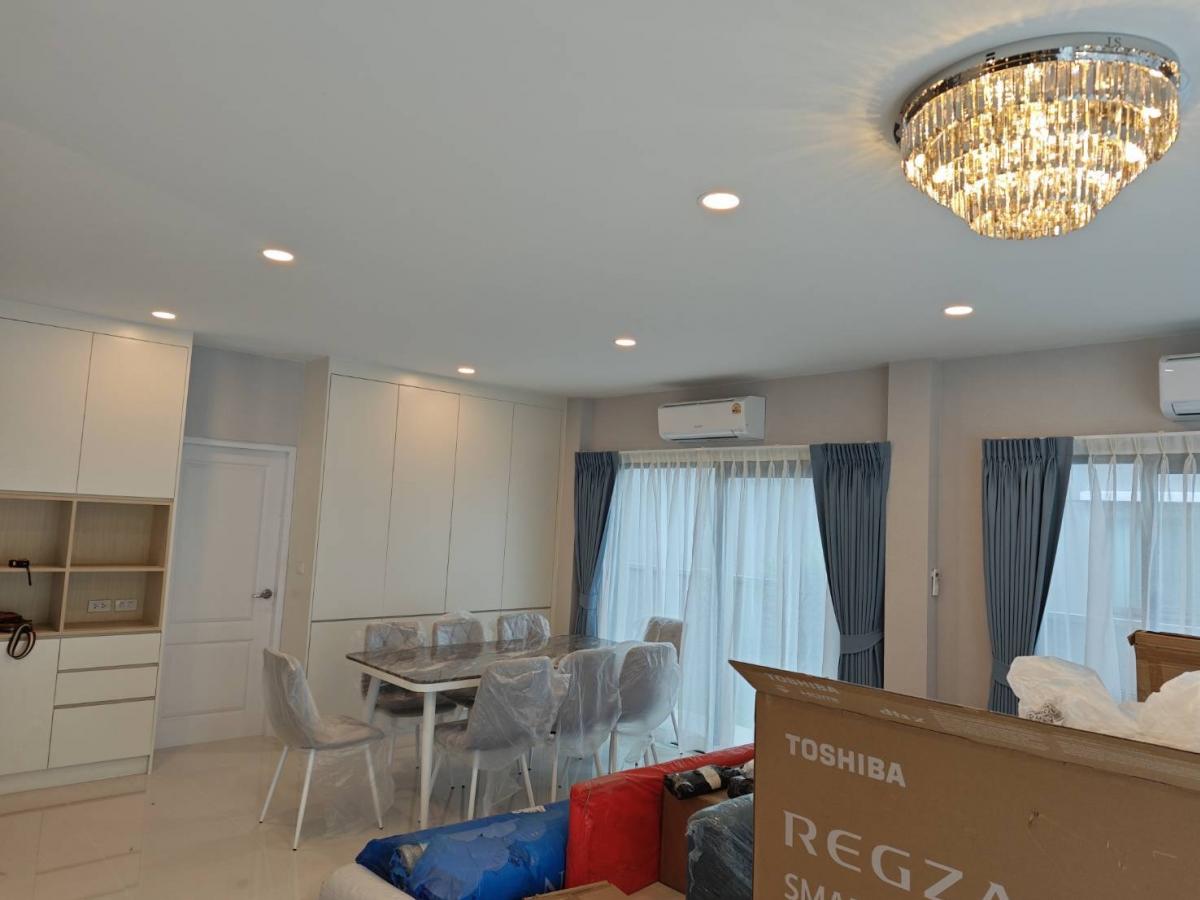 ให้เช่าบ้านวิภาวดี ดอนเมือง หลักสี่ : 28/02/2026, บ้านหรู 4 ห้องนอน กลางเมือง วิภาวดี 
Luxury 4-Bedroom Home in the Heart of Vibhavadi