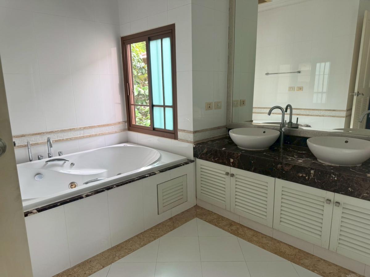 ขายบ้านอ่อนนุช อุดมสุข : 28/02/2026, บ้านเดี่ยวหรู 4 ห้องนอน ใจกลางสุขุมวิท 67 
พร้อมที่ดิน 83 ตร.วา ราคา 70 ล้านเท่านั้น!