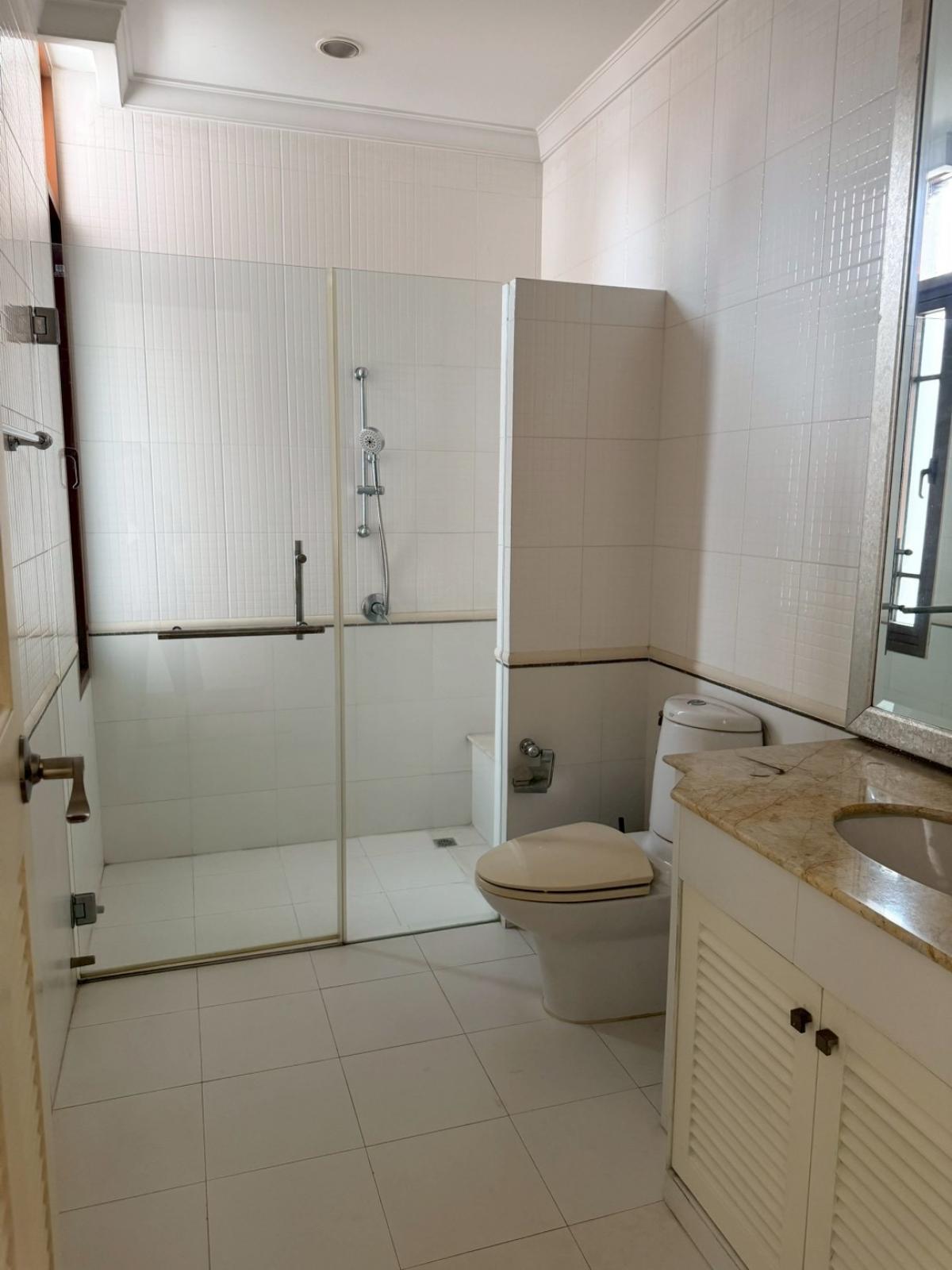 ขายบ้านอ่อนนุช อุดมสุข : 28/02/2026, บ้านเดี่ยวหรู 4 ห้องนอน ใจกลางสุขุมวิท 67 
พร้อมที่ดิน 83 ตร.วา ราคา 70 ล้านเท่านั้น!