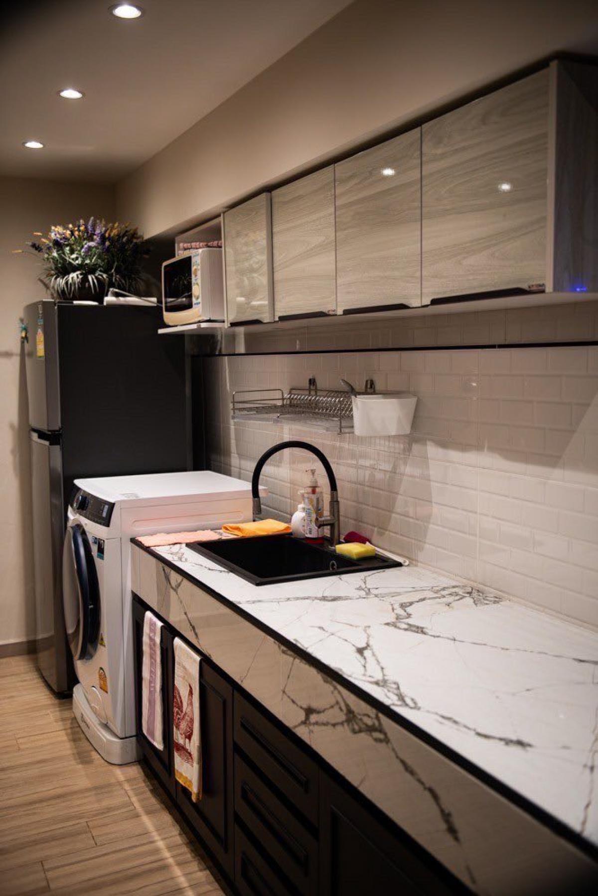 ขายบ้านบางแค เพชรเกษม : 28/02/2026, บ้านหรู 3 ห้องนอน 4 ห้องน้ำ หน้ากว้าง 105 ตร.วา 
ราคาเพียง 19.9 ล้าน พร้อมพื้นที่ใช้สอย 180 ตร.ม. ลงตัวทุกฟังก์ชัน