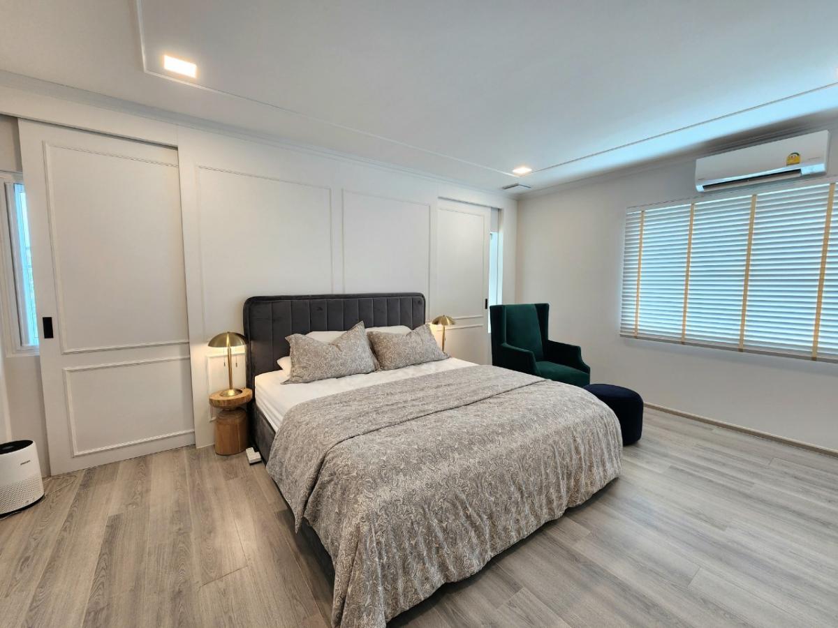 ขายบ้านบางนา แบริ่ง ลาซาล : 28/02/2026, Chaiyapruek Bangna Km.15 บ้านเดี่ยว 3 ห้องนอน บางนา กม.15 สังคมเงียบสงบ ใกล้นิคมฯ เช่า 70,000 บ. ขาย 9.99 ล้าน พร้อมเข้าอยู่ทันที!