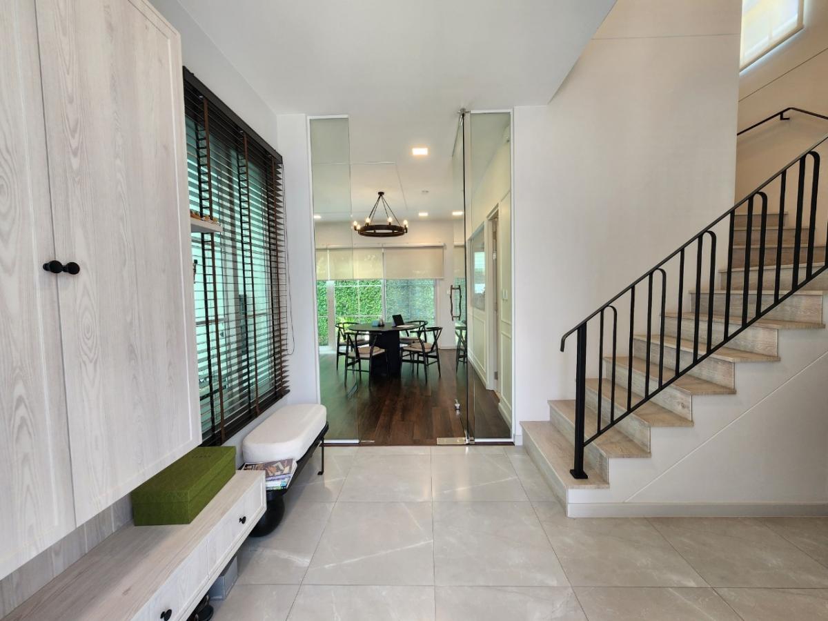 ขายบ้านบางนา แบริ่ง ลาซาล : 28/02/2026, Chaiyapruek Bangna Km.15 บ้านเดี่ยว 3 ห้องนอน บางนา กม.15 สังคมเงียบสงบ ใกล้นิคมฯ เช่า 70,000 บ. ขาย 9.99 ล้าน พร้อมเข้าอยู่ทันที!