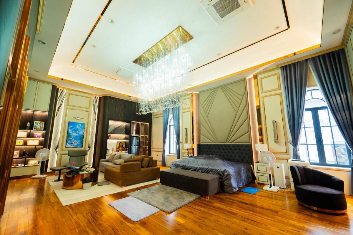 For SaleHousePhutthamonthon, Salaya : Luxury house with 9 bedrooms on a large land area of 868.5 sq m. A rare golden opportunity for investment, all in one place!