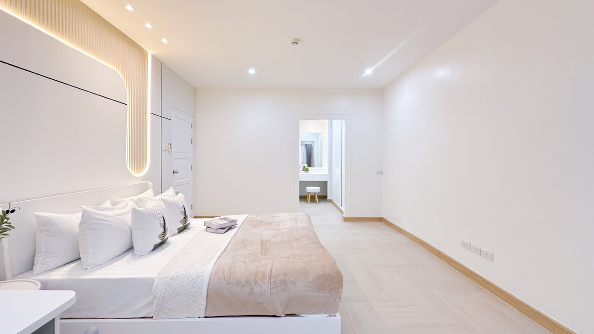 For SaleCondoRatchadapisek, Huaikwang, Suttisan : 🎊Baan Klang Krung Resort Ratchada-Huai Khwang🎉2 bedrooms, pets allowed, big room 🐶🐱