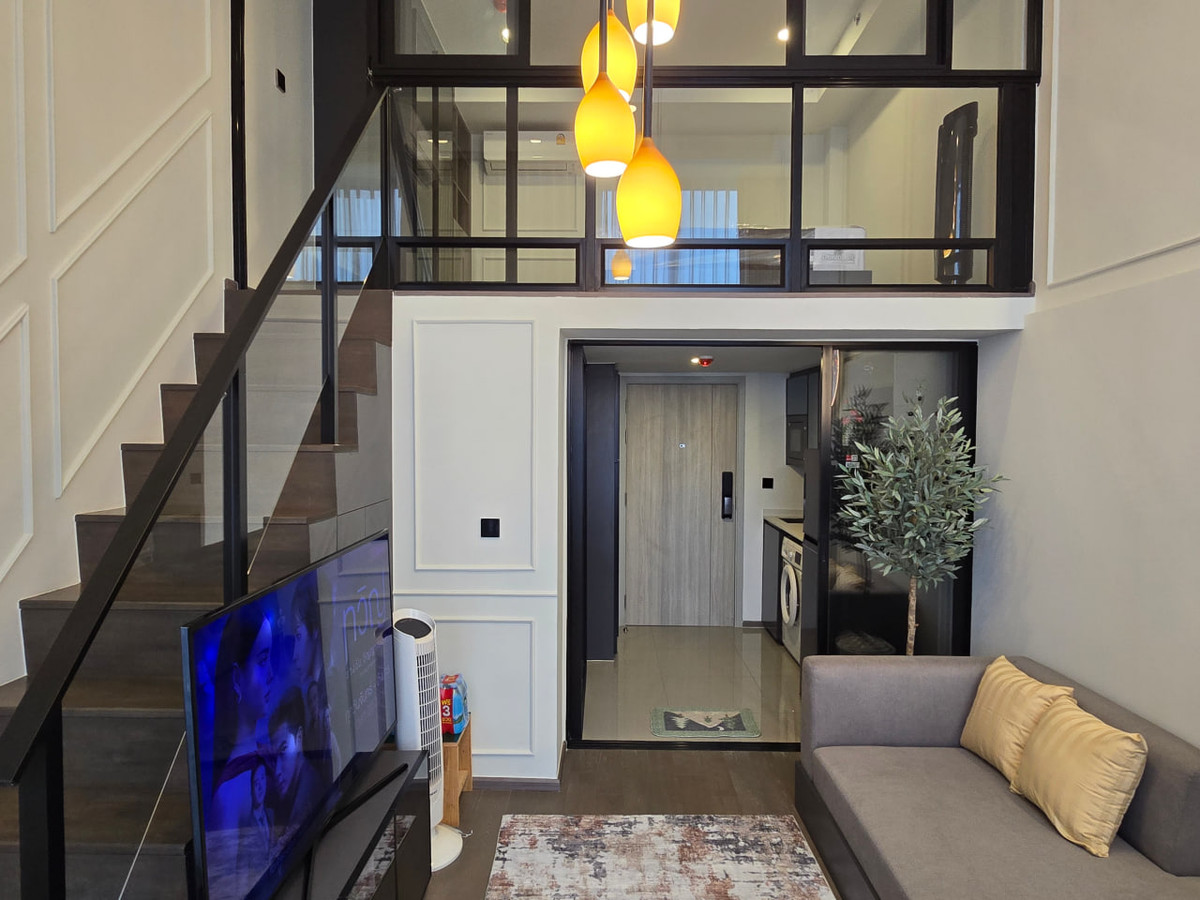 For SaleCondoSiam Paragon ,Chulalongkorn,Samyan : Park Origin Chula Samyan【𝐒𝐄𝐋𝐋 & 𝐑𝐄𝐍𝐓】🔥Light-toned wood furniture, hidden lights provide warm light, an open space, a comfortable feel, yet still maintains a luxurious and classy feel🔥 Contact Line ID: @hacondo