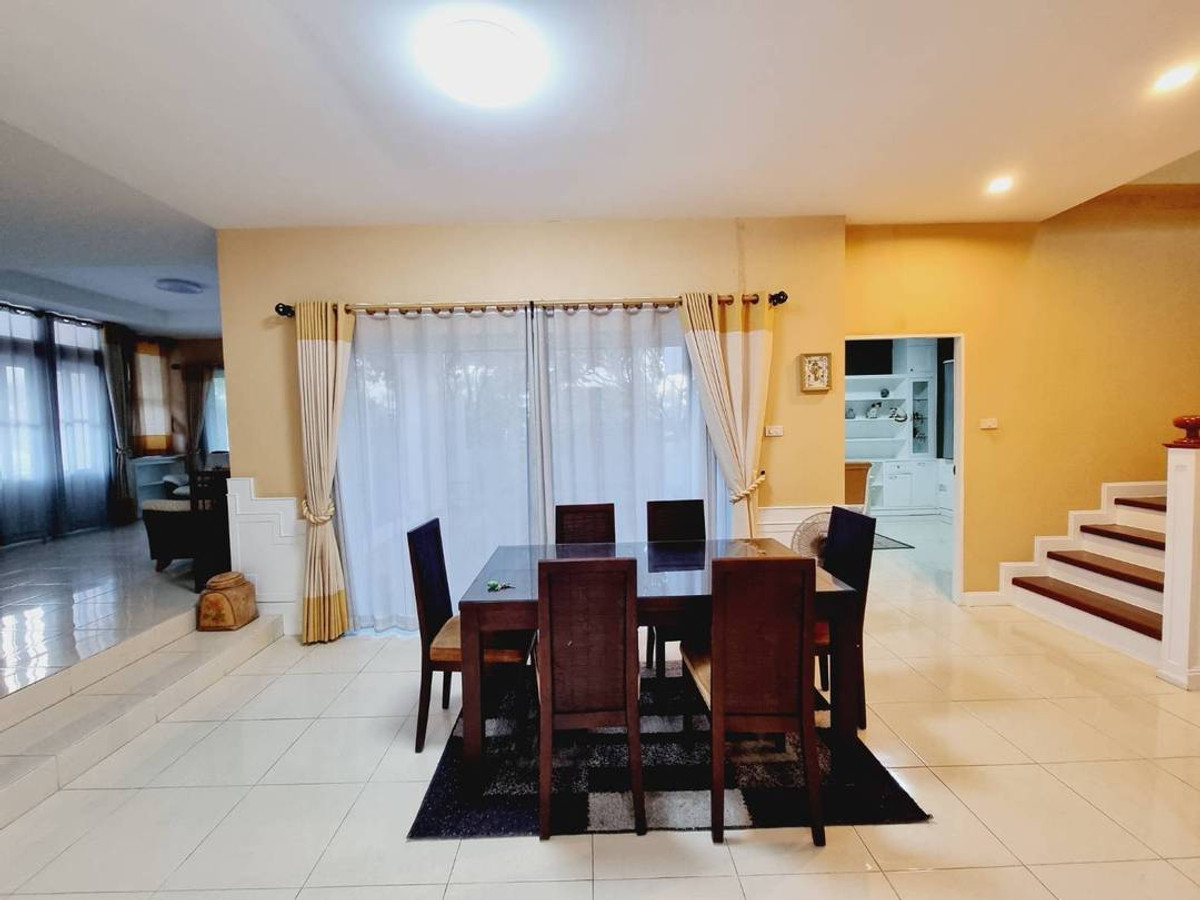 ขายบ้านเชียงใหม่ : ขายด่วน!! บ้านเดี่ยว 2 ชั้น เนื้อที่ 101.9 ตรว. ม.กุลพันธ์วิลล์ 10 อ.สารภี จ.เชียงใหม่ ทำเลดี ใกล้ตัวเมืองเชียงใหม่ ใกล้รร.มงฟอร์ด รร.นานาชาติยูนิตี้คอนคอร์ด