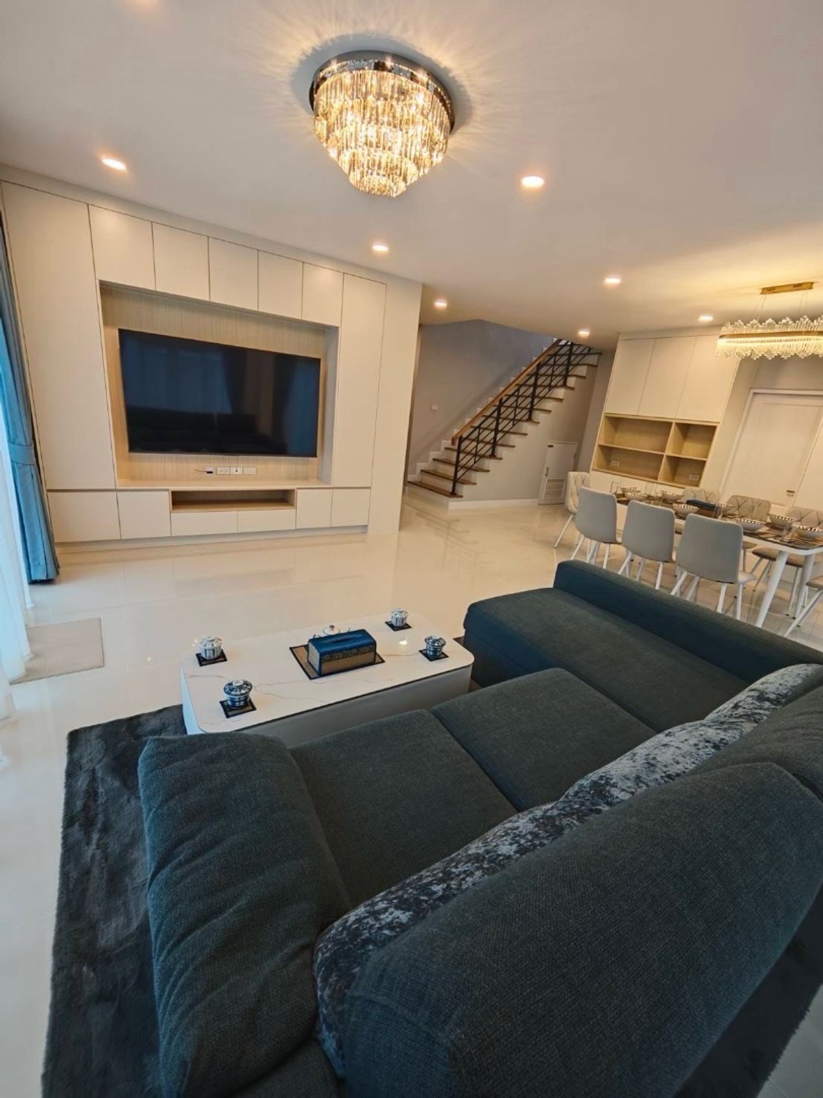 ให้เช่าบ้านวิภาวดี ดอนเมือง หลักสี่ : ให้เช่าบ้านเดี่ยวสวย Centro Vibhavadi ใกล้นานาชาติ Harrow พร้อมเฟอร์นิเจอร์ 4 ห้องนอน 5 ห้องน้ำ ราคาพิเศษ 110,000 บาท