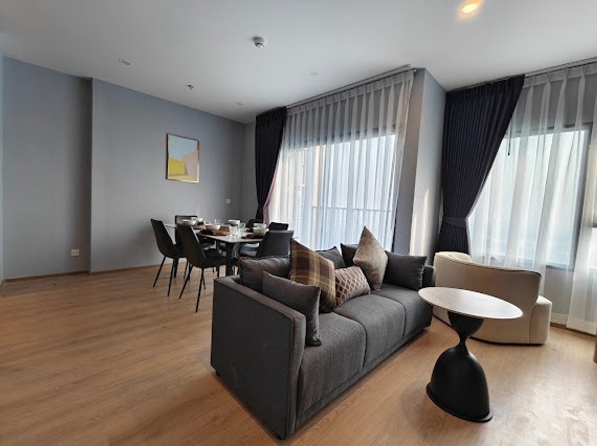 For RentCondoKhlongtoei, Kluaynamthai : 🚪Life rama4-Asoke 🛏️Beautiful room ✨There are many rooms 🌐Good location, high floor 🌤️Beautiful view 🛋️Fully furnished 📺 Complete electrical appliances (special price)