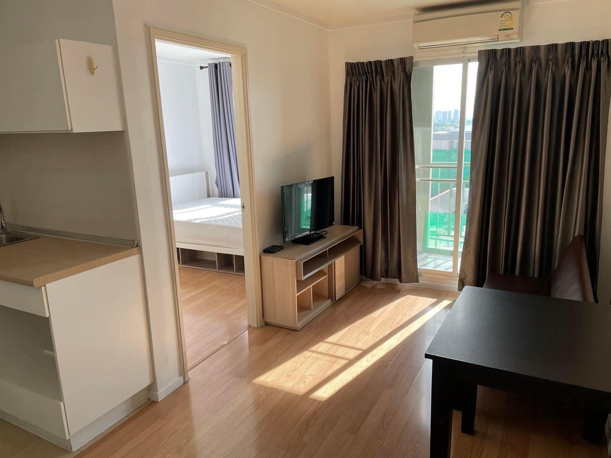 For RentCondoOnnut, Udomsuk : For rent, Lumpini Ville On Nut 77/2, Building A, 8th floor, 30 sq m, 1 bedroom, 1 bathroom. There is a van to shuttle the project to BTS On Nut, good location, lots of food, price 9,500 baht.