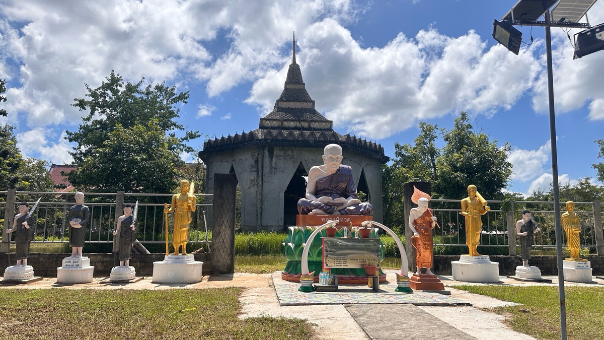 ขายที่ดินอุบลราชธานี : 🌿 ที่ดินถมแล้วพร้อมปลูก ใกล้โรงเรียน–กลางชุมชนทอง ทำเลดีเกินราคา! 	🏡 สร้างบ้านได้ทันที! ใจกลางกุดข้าวปุ้น พร้อมไฟฟ้า-ประปา ราคาพิเศษเพียง 4 แสนต้นๆ  ✨🌿