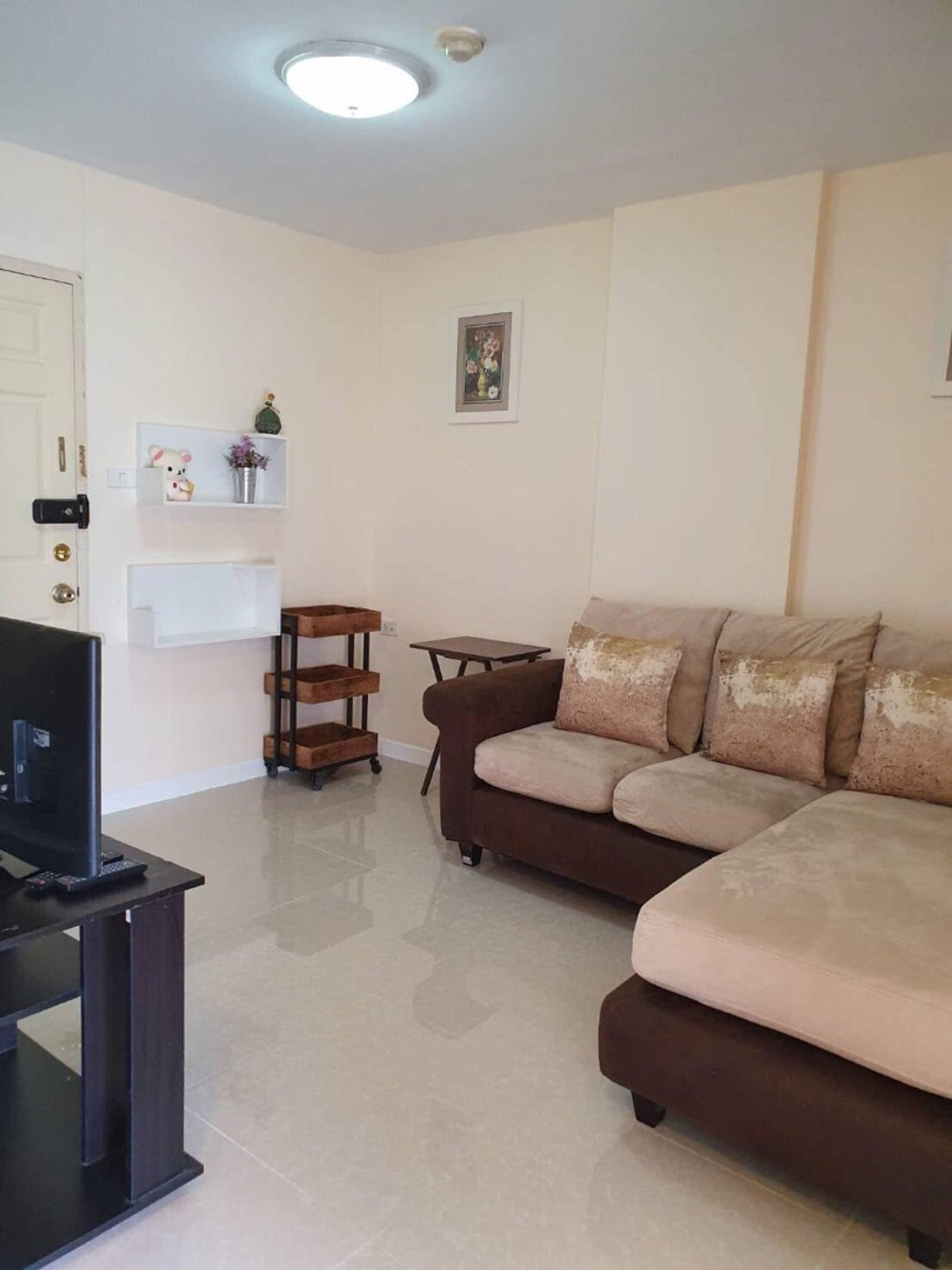 ขายคอนโดรามคำแหง หัวหมาก : ขายคอนโดลุมพินีคอนโดทาวน์ บดินทร์เดชารามคำแหง ซอยตรงข้ามมหาวิทยาลัยรามคำแหง ห้องสวย โปร่งโล่ง สบาย หิ้วกระเป๋าอยู่ได้เลย 