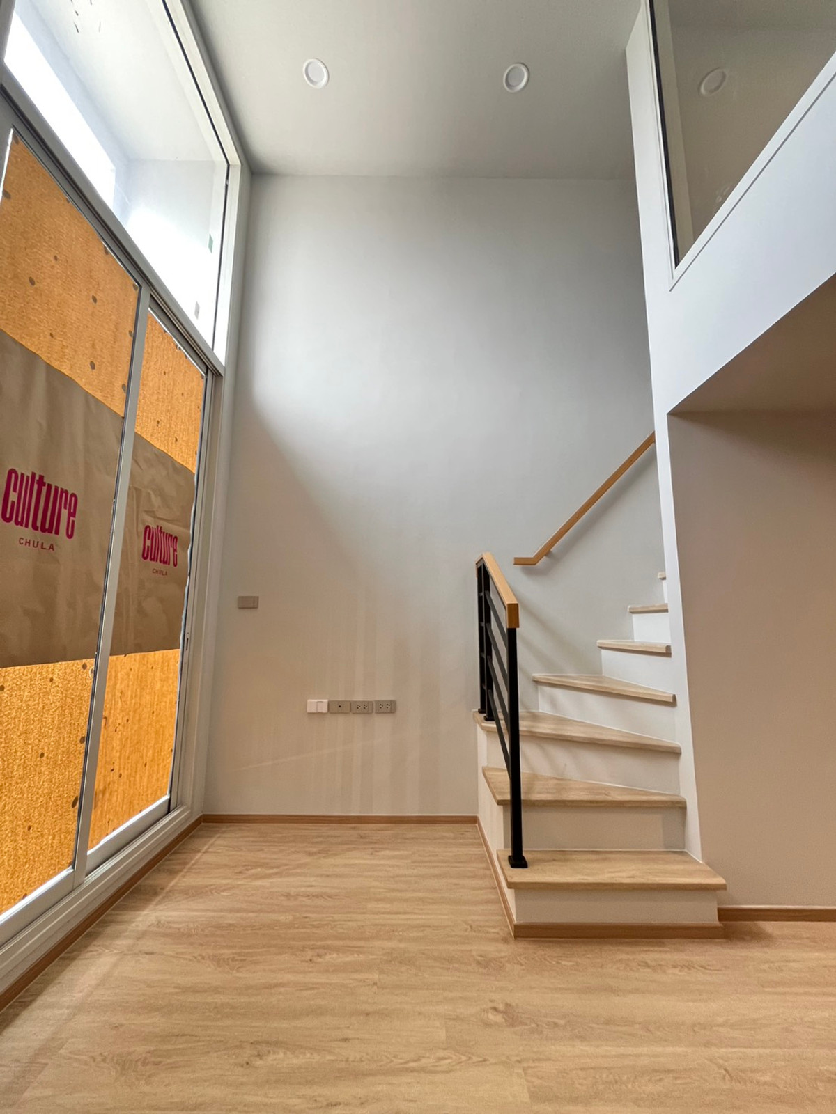 ขายคอนโดสยาม จุฬา สามย่าน : ประกาศขาย Culture Chula: ห้อง Duplex Freehold  ใจกลางสามย่าน-จุฬาฯ ติดรถไฟฟ้า 2 สาย! 087-808-3690 (ฟีฟ่า)