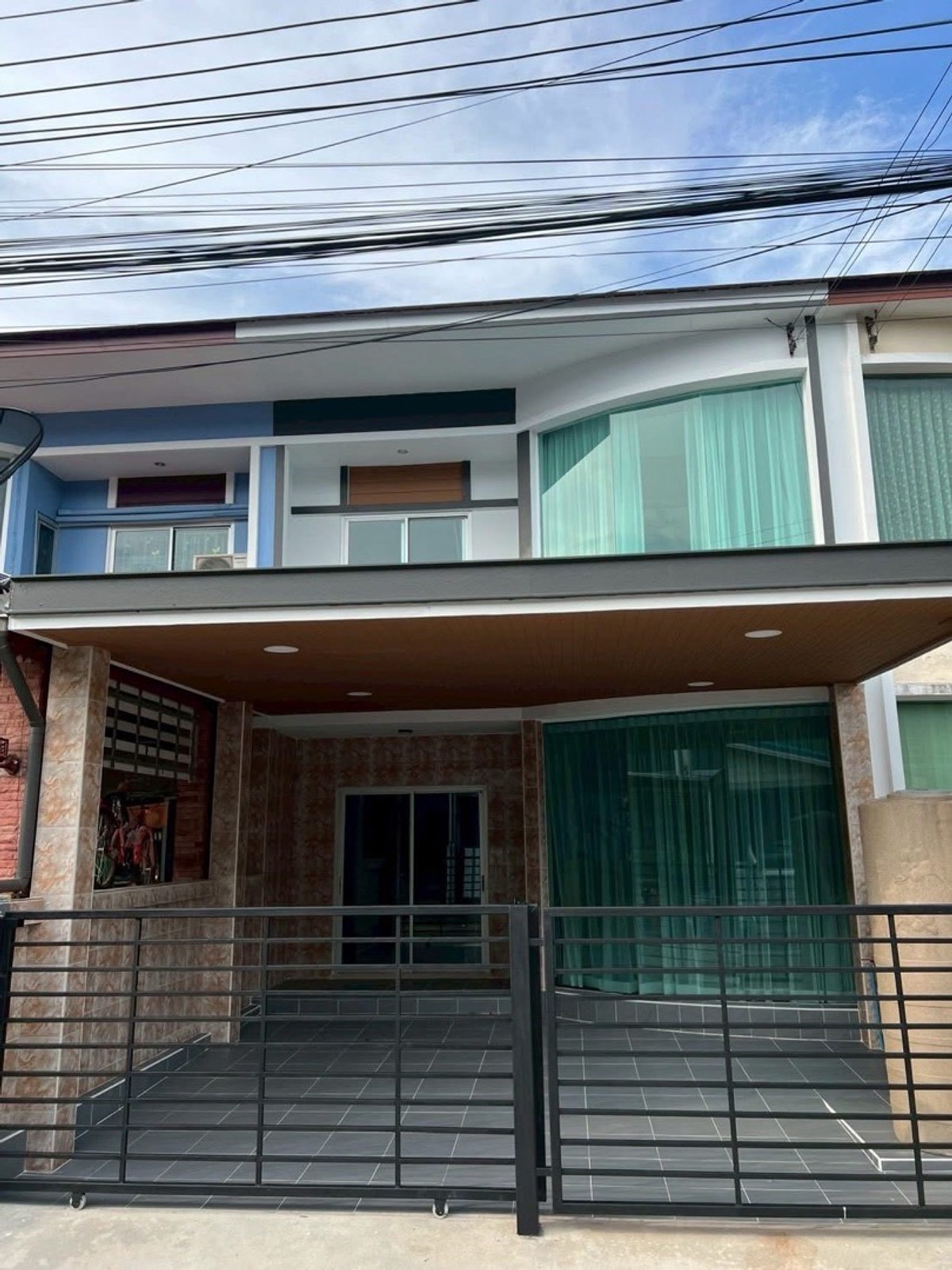 ขายทาวน์โฮมมีนบุรี-ร่มเกล้า : 🏡 ทาวน์โฮม 2 ชั้น ทำเล ฉลองกรุง61  สุวินทวงค์ ลาดกระบัง
