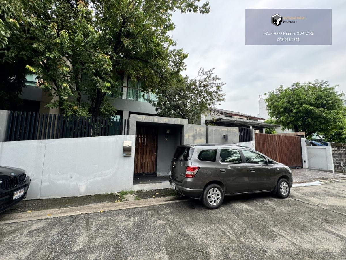 ขายบ้านรัชดา ห้วยขวาง : บ้านเดี่ยว 2 ชั้น ซอยอาภาสิริ สไตล์โมเดิร์น สภาพดีมาก แยกเป็นสัดส่วน Modern 2-Storey House 🏡 Well-maintained, private & move-in ready ✨ 现代两层独栋别墅， 状况极佳，私密舒适，可立即入住 #2025103112745