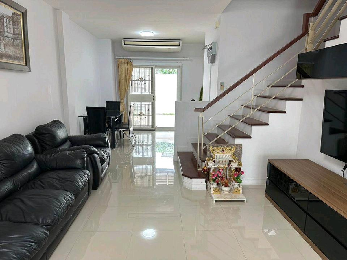 For RentTownhomeThaphra, Talat Phlu, Wutthakat : For rent: 3-story townhome Fully furnished, near BTS Bang WaUrban Sathorn Village
