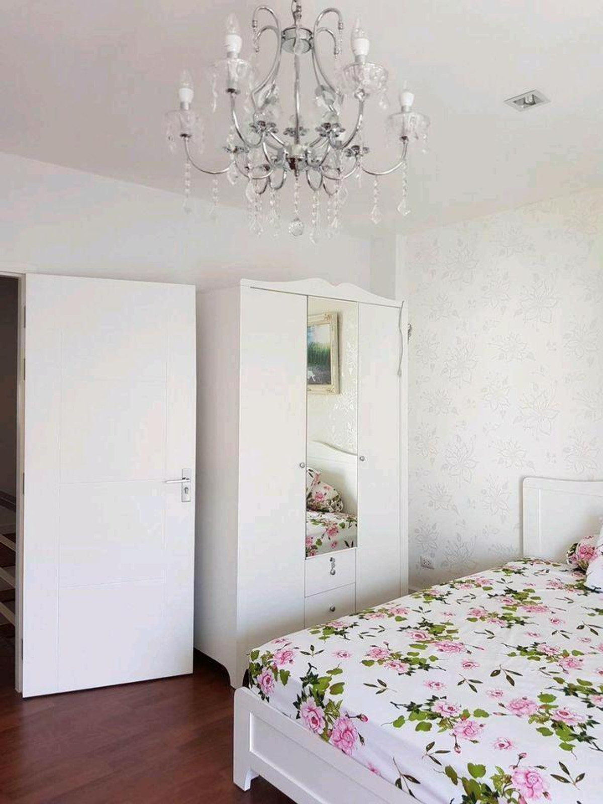 For RentTownhomeThaphra, Talat Phlu, Wutthakat : For rent: 3-story townhome Fully furnished, near BTS Bang WaUrban Sathorn Village