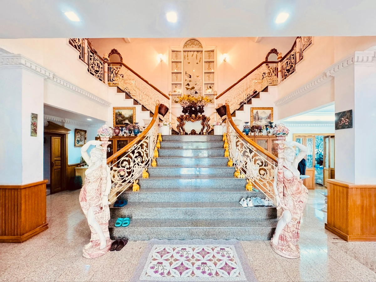 ขายบ้านบางนา แบริ่ง ลาซาล : ขายบ้านเดี่ยว 2 ชั้น กรีนเลค บางนา กม.13 (Green Lake Bangna KM13) ที่ดินใหญ่ 412 ตารางวา พื้นที่ใช้สอยกว่า 1,200 ตารางเมตร 4 ห้องนอน 4 ห้องน้ำ ที่จอดรถ 4 คัน