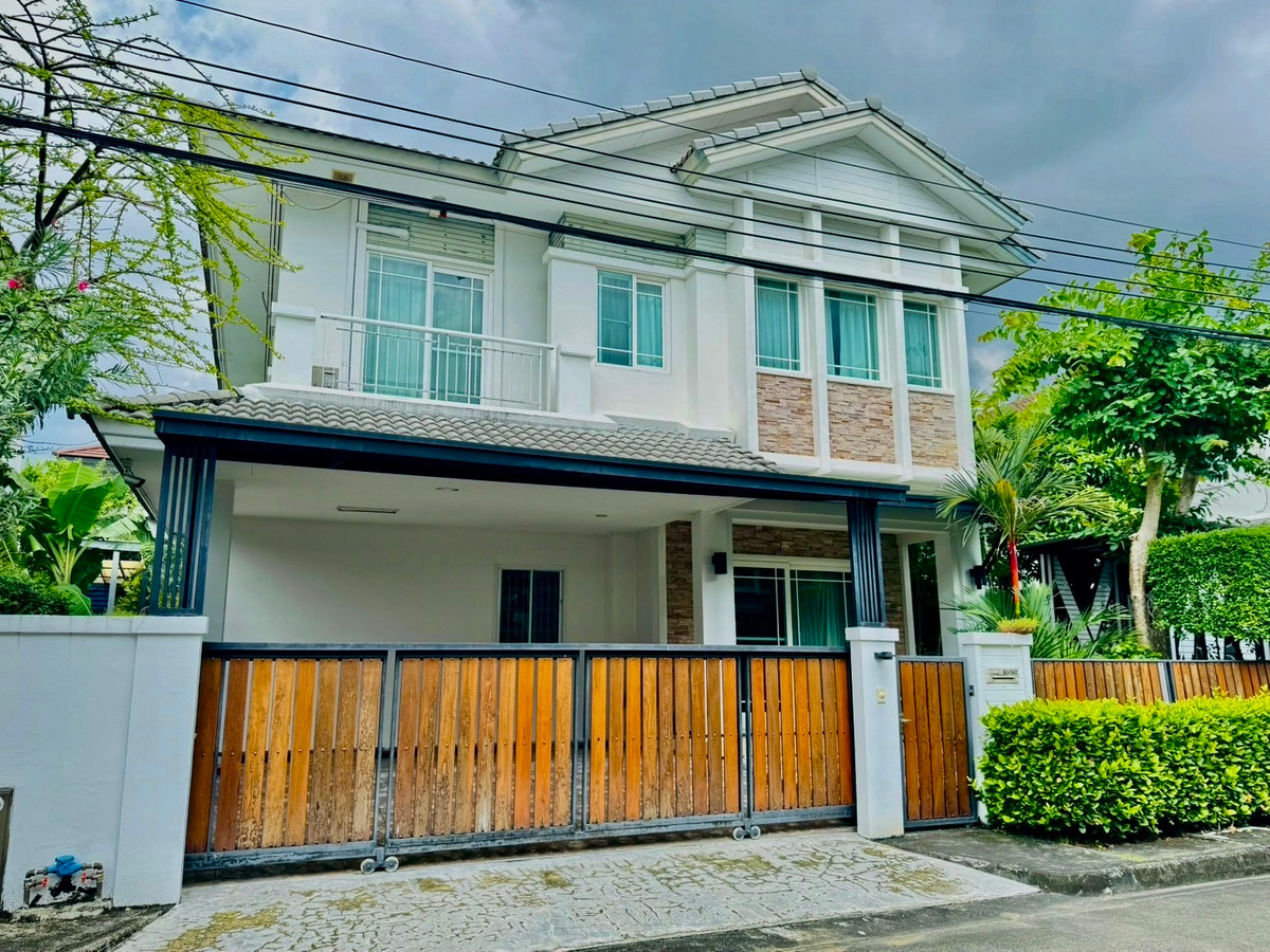 For RentHousePattanakan, Srinakarin : For Rent: 2-Storey Single House at Mantana Rama 9 – Srinakarin | Large Garden | Fully Furnished | Prime Location
