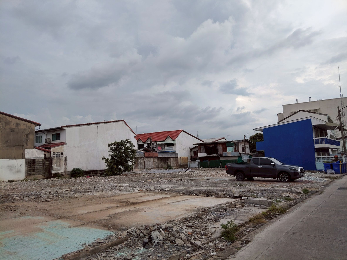 For SaleLandChaengwatana, Muangthong : Land for sale in prime location! Near the Pink Line MRT Irrigation station, only 650 meters, Pak Kret District, Nonthaburi Province