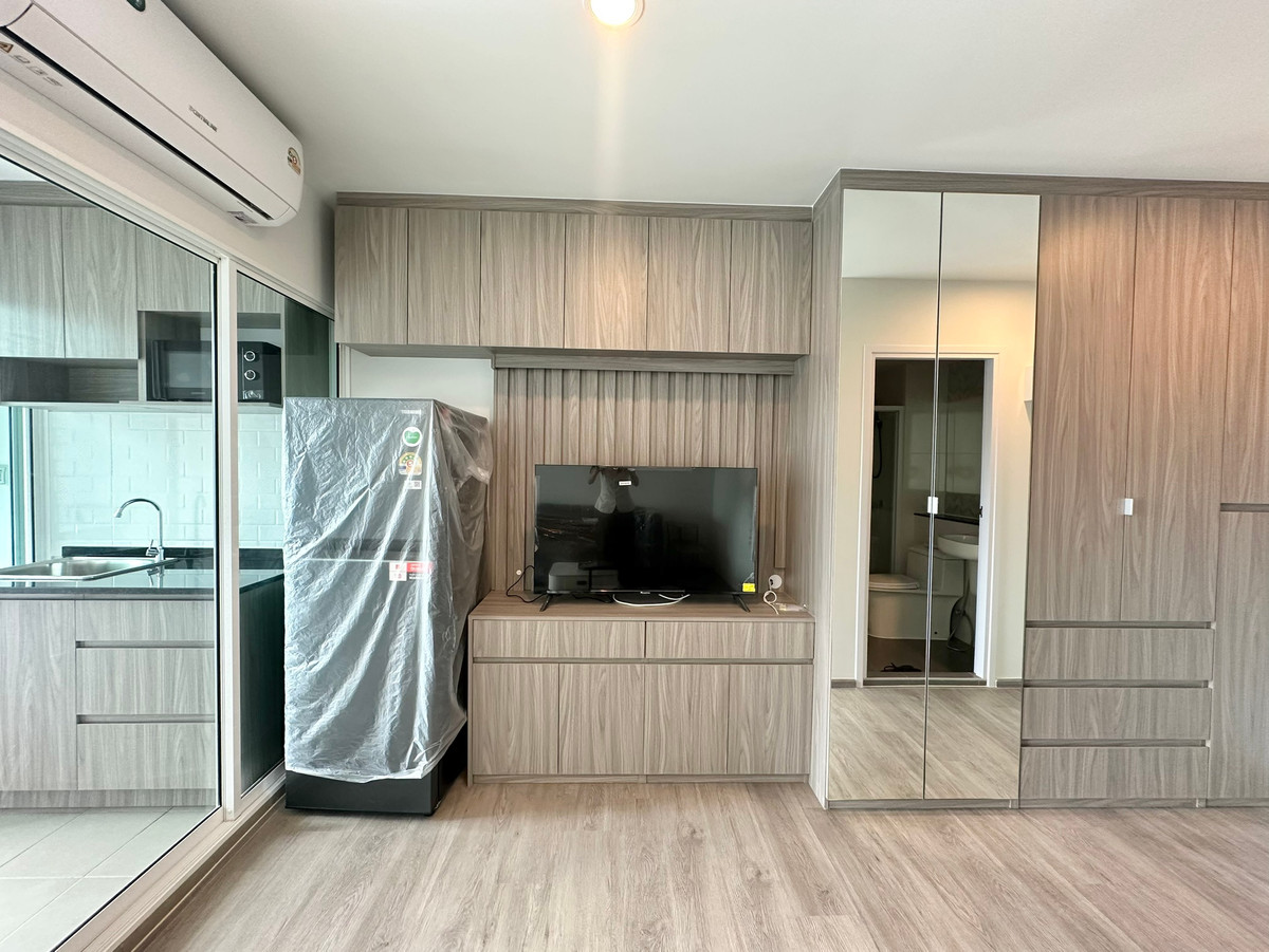 ให้เช่าคอนโดบางนา แบริ่ง ลาซาล :  ให้เช่า Regent Home Bangna คอนโดใหม่ ห้องใหม่ ชั้นสูง ตู้เสื้อผ้าบิวท์อินแน่นๆ 1ห้องนอน ใกล้บีทีเอส บางนา 400 ม., เดินสบาย ใกล้ไบเทคบางนา**LINE: @751paggb / TEL: 0863649888