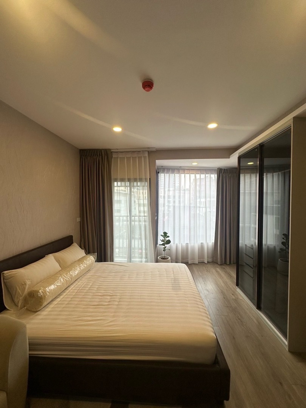 ให้เช่าคอนโดรัชดา ห้วยขวาง : ให้เช่าคอนโดหรู SOHO BANGKOK รัชดา