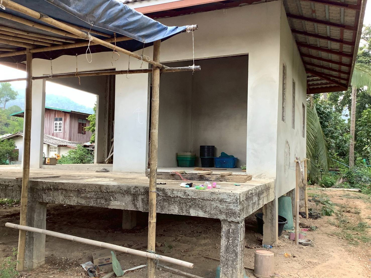 ขายที่ดินอุตรดิตถ์ : ขายที่ดินบนเนิน แปลงสวย 17 ไร่ 253 ตารางวา พร้อมต้นสักอายุ 20 ปี ปลูกเต็มพื้นที่ 12 ไร่ ต.น้ำหมัน อ.ท่าปลา จ.อุตรดิตถ์