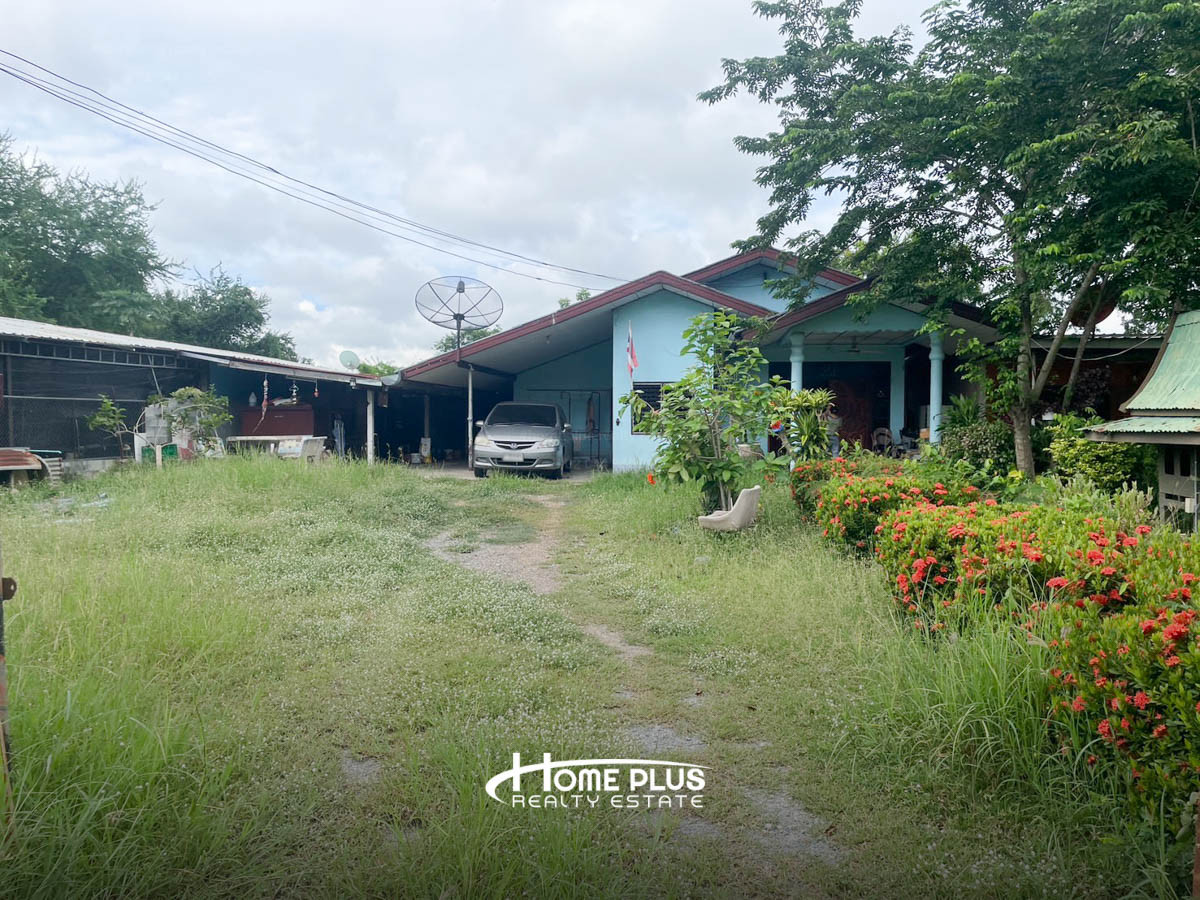 For SaleHouseSuphan Buri : Land with a single-storey detached house, Sam Chuk District, Suphan Buri, area 3 rai 3 ngan 98 square wah.