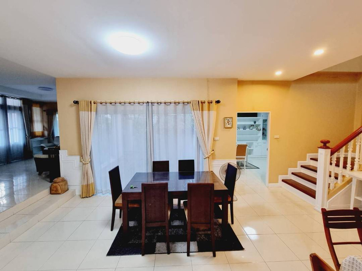 ขายบ้านเชียงใหม่ : ขายด่วน!! บ้านเดี่ยว 2 ชั้น เนื้อที่ 101.9 ตรว. ม.กุลพันธ์วิลล์ 10 อ.สารภี จ.เชียงใหม่ ทำเลดี ใกล้ตัวเมืองเชียงใหม่ ใกล้รร.มงฟอร์ด รร.นานาชาติยูนิตี้คอนคอร์ด