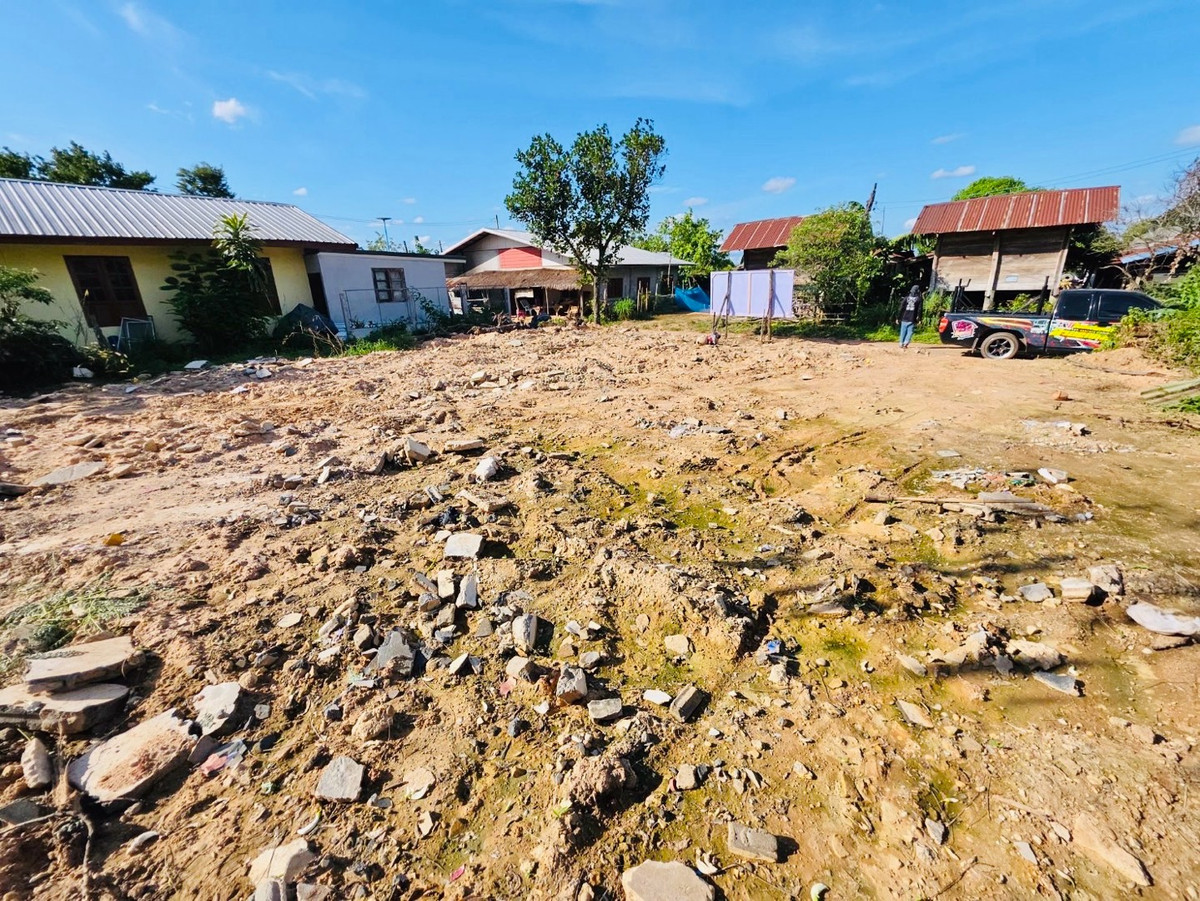 ขายที่ดินอุบลราชธานี : 🌿 ที่ดินถมแล้วพร้อมปลูก ใกล้โรงเรียน–กลางชุมชนทอง ทำเลดีเกินราคา! 	🏡 สร้างบ้านได้ทันที! ใจกลางกุดข้าวปุ้น พร้อมไฟฟ้า-ประปา ราคาพิเศษเพียง 4 แสนต้นๆ  ✨🌿