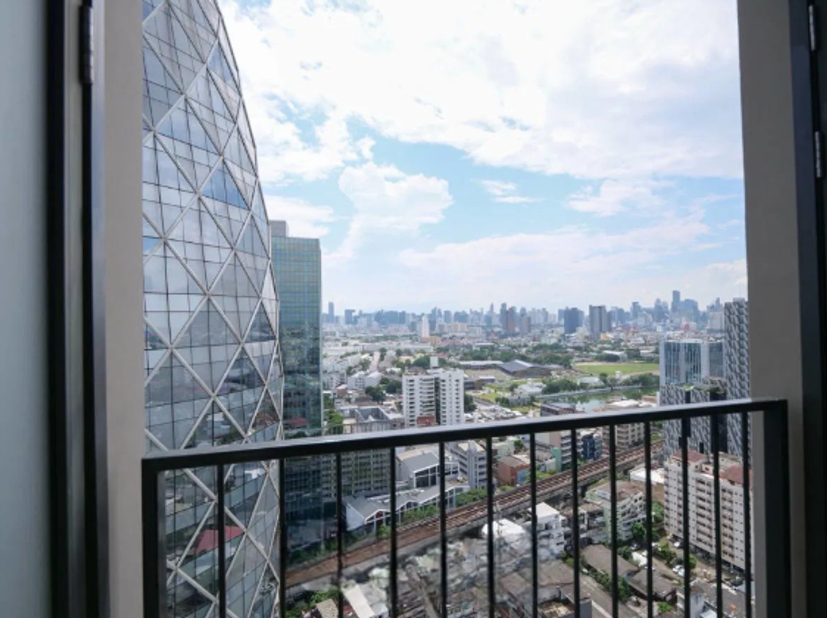 ขายคอนโดอารีย์ อนุสาวรีย์ : Centric Aree Station 50 sq.m. Please add LINE ID @806qphgn o8415o5483