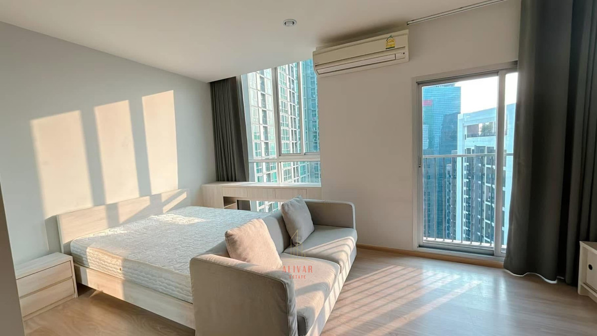For RentCondoRatchadapisek, Huaikwang, Suttisan : RC112425 2-bedroom condo for rent at NOBLE REVOLVE RATCHADA, near the MRT Cultural Center.