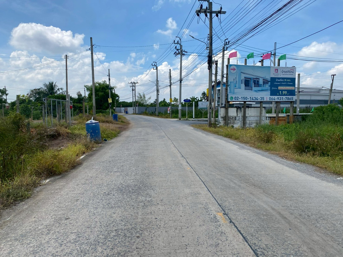 ขายที่ดินพุทธมณฑล ศาลายา : ขายที่ดินสวย เหมาะสำหรับ สร้างเพื่ออยู่อาศัย หรือเพื่อการลงทุนในอนาคต ด้านติดถนน ด้านหลังติดคลองตาชม