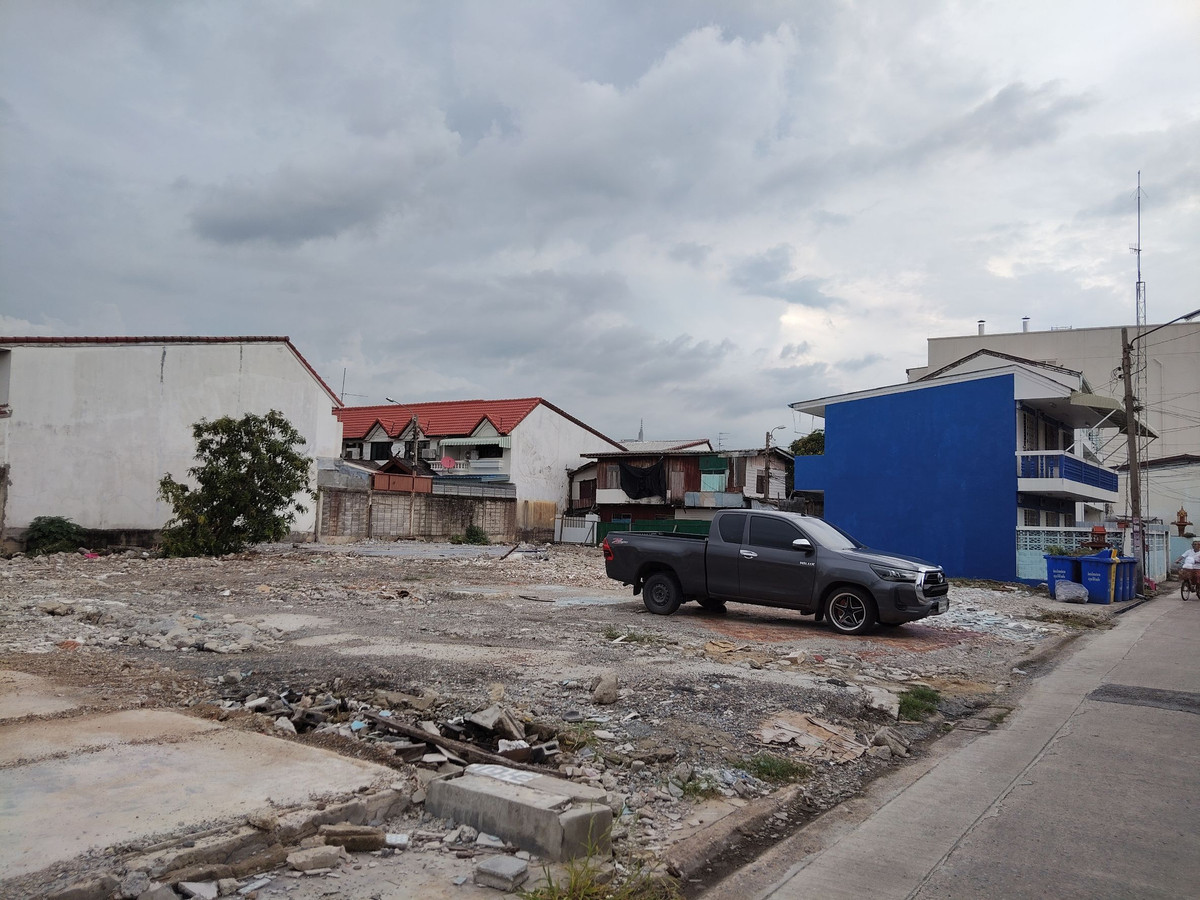 For SaleLandChaengwatana, Muangthong : Land for sale in prime location! Near the Pink Line MRT Irrigation station, only 650 meters, Pak Kret District, Nonthaburi Province