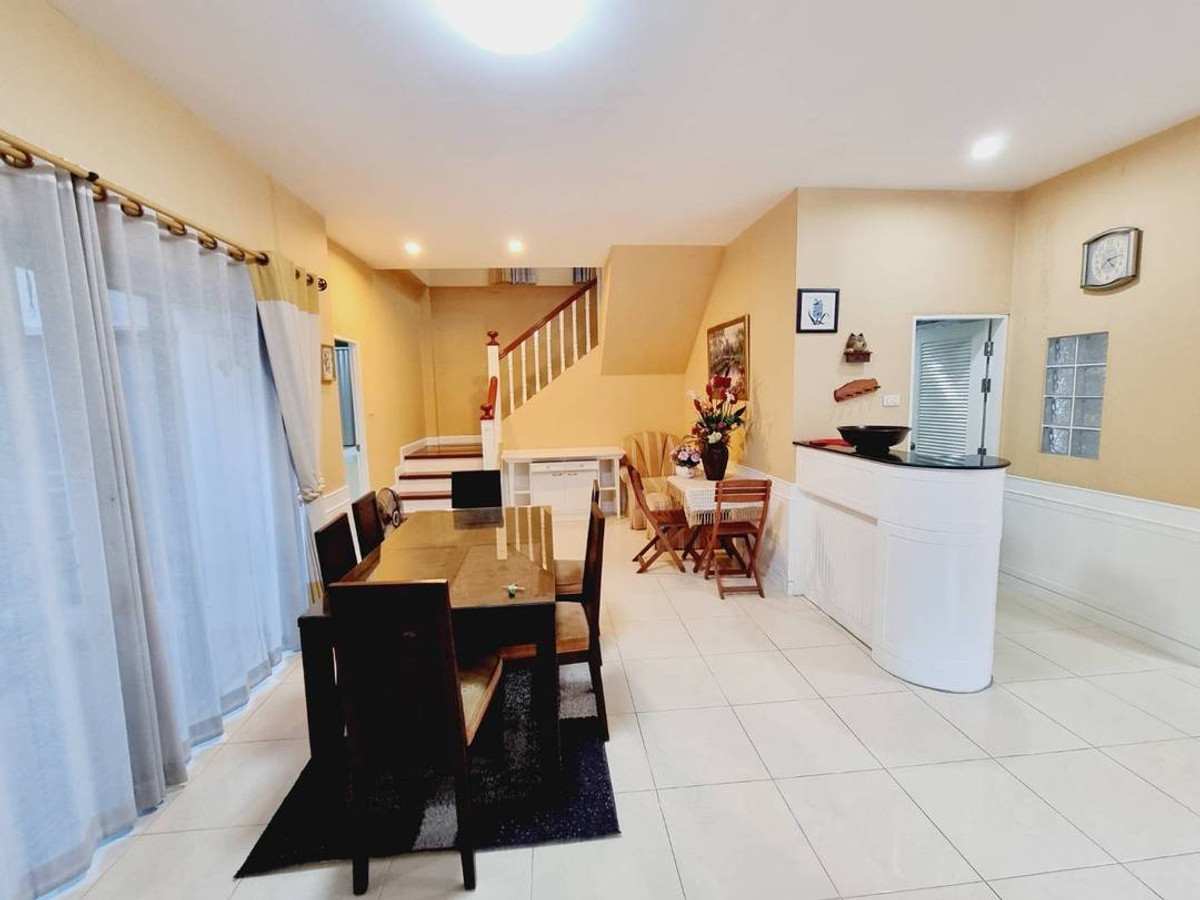 ขายบ้านเชียงใหม่ : ขายด่วน!! บ้านเดี่ยว 2 ชั้น เนื้อที่ 101.9 ตรว. ม.กุลพันธ์วิลล์ 10 อ.สารภี จ.เชียงใหม่ ทำเลดี ใกล้ตัวเมืองเชียงใหม่ ใกล้รร.มงฟอร์ด รร.นานาชาติยูนิตี้คอนคอร์ด