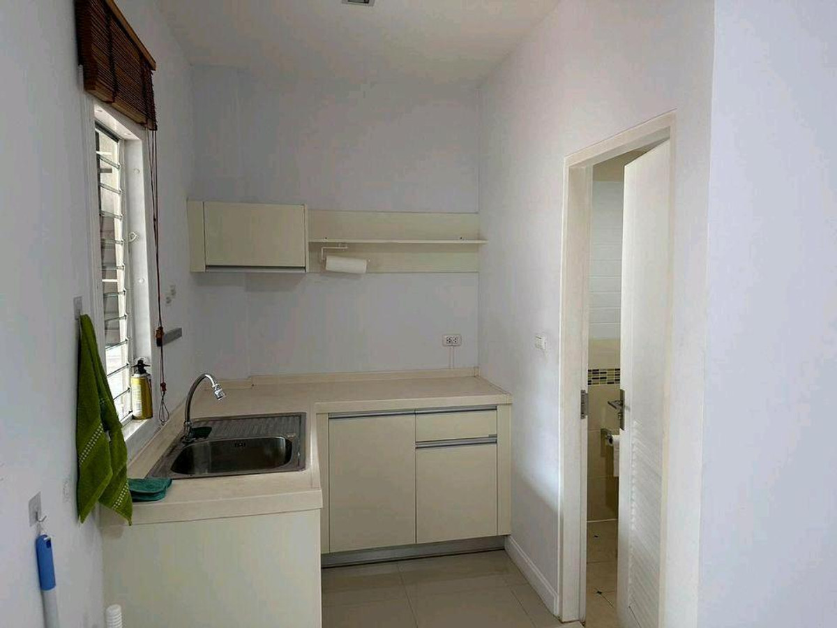 For RentTownhomeThaphra, Talat Phlu, Wutthakat : For rent: 3-story townhome Fully furnished, near BTS Bang WaUrban Sathorn Village