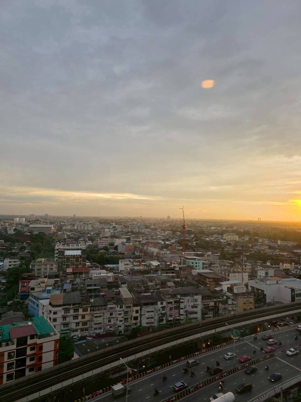 For RentCondoThaphra, Talat Phlu, Wutthakat : Condo for rent, Regent Home Wutthakat, Building A, 24th floor, built-in, luxurious throughout the room, open view, very beautiful, rental price 12,000 baht.