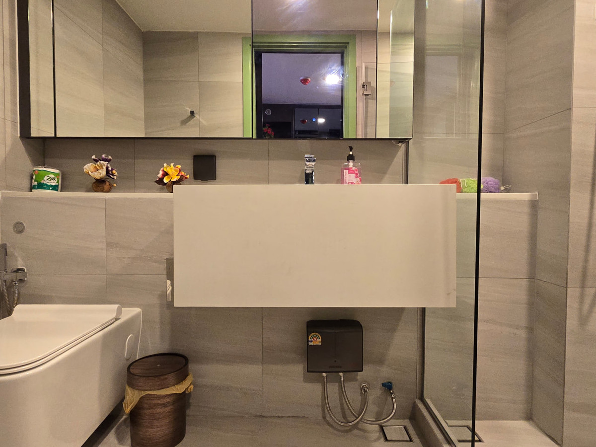 CondoSiam Paragon ,Chulalongkorn,Samyan : Park Origin Chula Samyan【𝐒𝐄𝐋𝐋 & 𝐑𝐄𝐍𝐓】🔥Light-toned wood furniture, hidden lights provide warm light, an open space, a comfortable feel, yet still maintains a luxurious and classy feel🔥 Contact Line ID: @hacondo