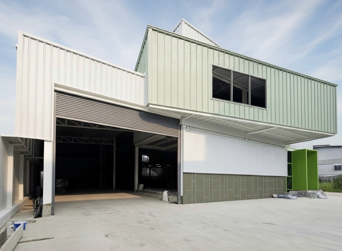 ให้เช่าโกดังลาดกระบัง สุวรรณภูมิ : โกดังใหม่ให้เช่า พื้นที่ 750 ตร.ม. รับน้ำหนักได้ 3 ตัน/ตร.ม. ทำเลร่มเกล้า 23 ลาดกระบัง