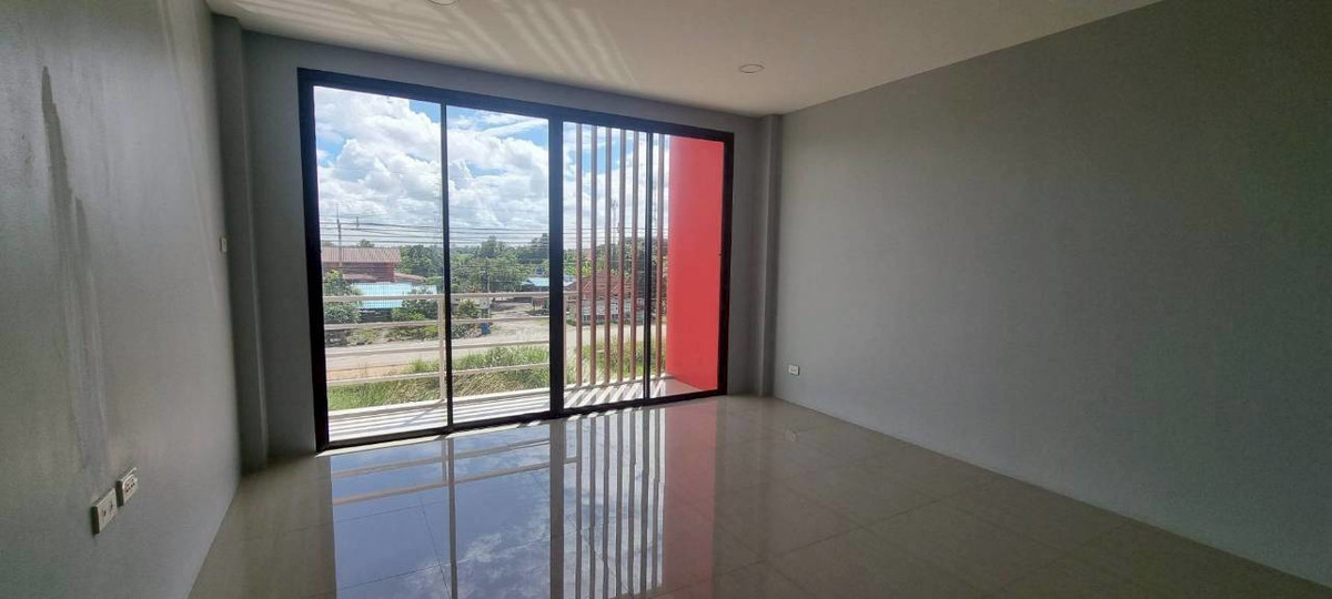 For SaleShop HouseChachoengsao : Luxury commercial building for sale, 3.5 floors, next to road 3481, Nang Nam Priao District, Chachoengsao Province.