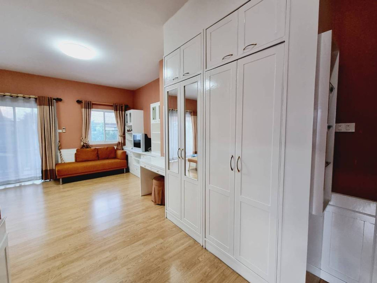 ขายบ้านเชียงใหม่ : ขายด่วน!! บ้านเดี่ยว 2 ชั้น เนื้อที่ 101.9 ตรว. ม.กุลพันธ์วิลล์ 10 อ.สารภี จ.เชียงใหม่ ทำเลดี ใกล้ตัวเมืองเชียงใหม่ ใกล้รร.มงฟอร์ด รร.นานาชาติยูนิตี้คอนคอร์ด