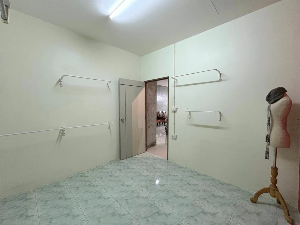 ขายทาวน์โฮมวิภาวดี ดอนเมือง หลักสี่ : ทาวน์เฮ้าส์หลังมุม ชั้นเดียว 2 คูหา บูรพาวิลล่า 7 ดอนเมือง ซอยเวฬุวนาราม 15