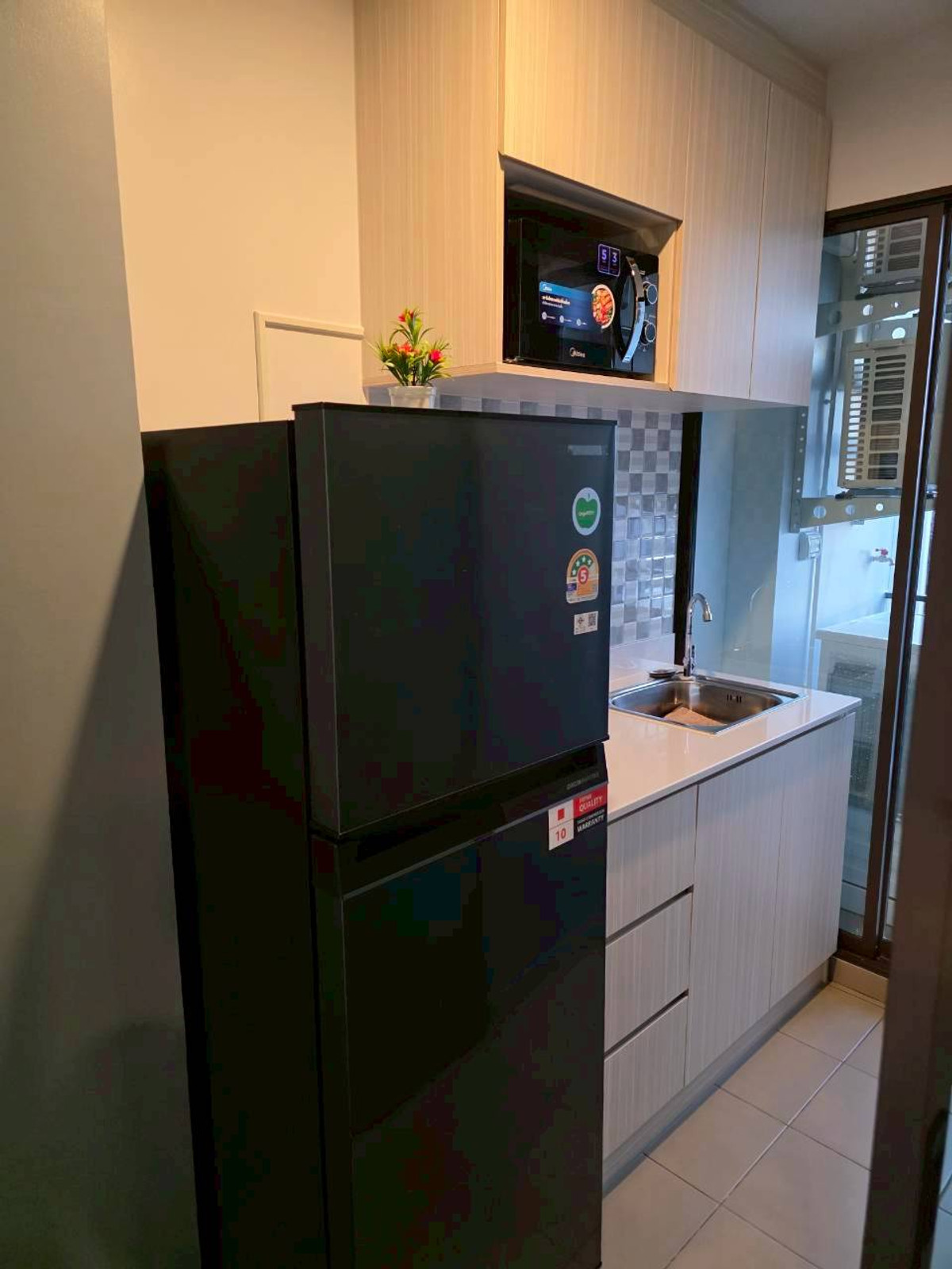 For RentCondoThaphra, Talat Phlu, Wutthakat : Condo for rent, Regent Home Wutthakat, Building A, 24th floor, built-in, luxurious throughout the room, open view, very beautiful, rental price 12,000 baht.