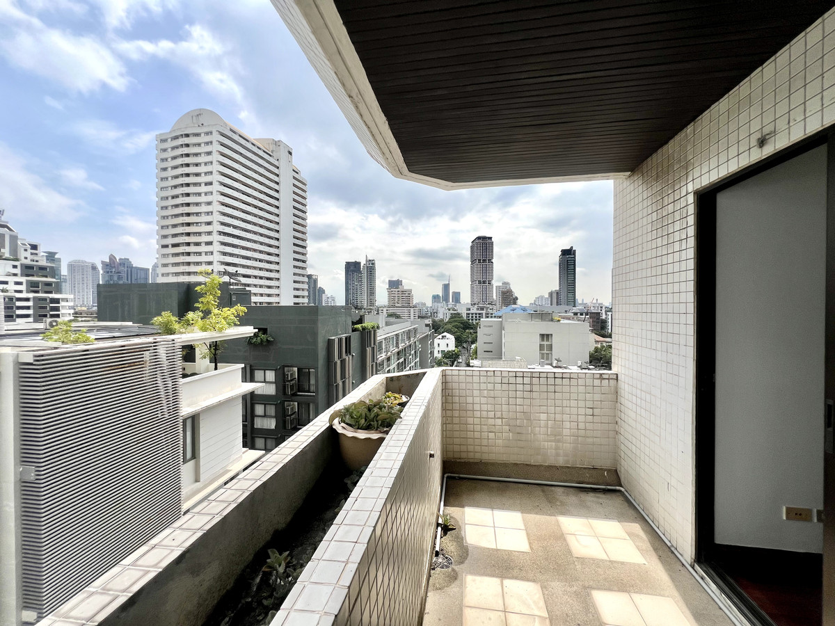 ขายคอนโดสุขุมวิท อโศก ทองหล่อ : ราคาดีที่สุดในตึก!! คอนโดทำเลพร้อมพงษ์ เดินถึง BTS เดินทางสะดวก ห้องใหญ่สภาพดีวิวโล่ง ✨Richmond Palace Sukhumvit 43✨3 ห้องนอน 2 ห้องน้ำ ขนาด 164 ตร.ม ใกล้ BTS / MRT พร้อมพงษ์ (0.9 กม.) Tel.0982645161 