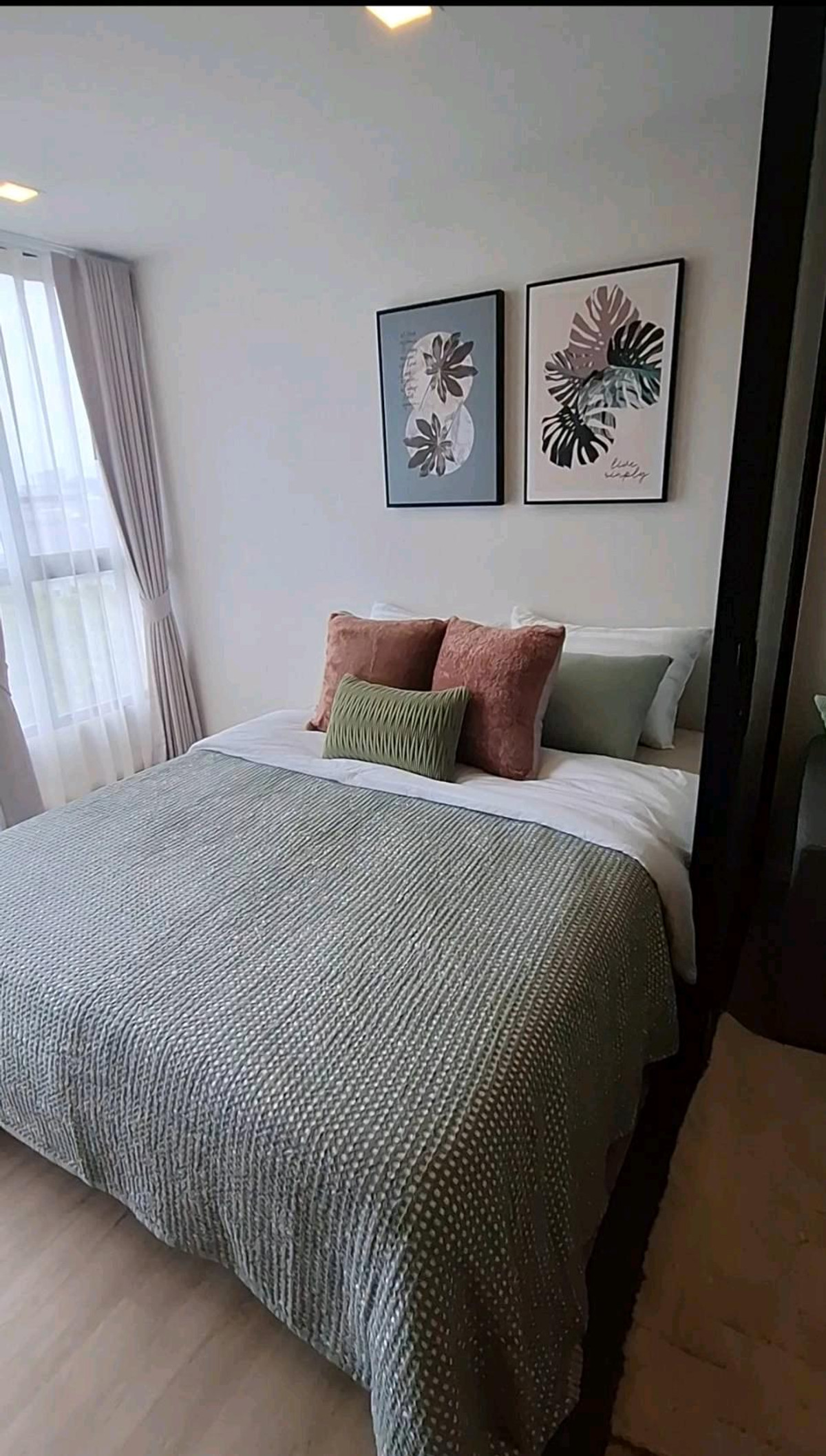 ให้เช่าคอนโดรัชดา ห้วยขวาง : ให้เช่า 14,000 บ./ด. 🔥 ห้องใหม่! 1 ห้องนอน ให้ครบตามภาพ คอนโดใจกลางเหม่งจ๋าย รถรับ-ส่งถึง MRT