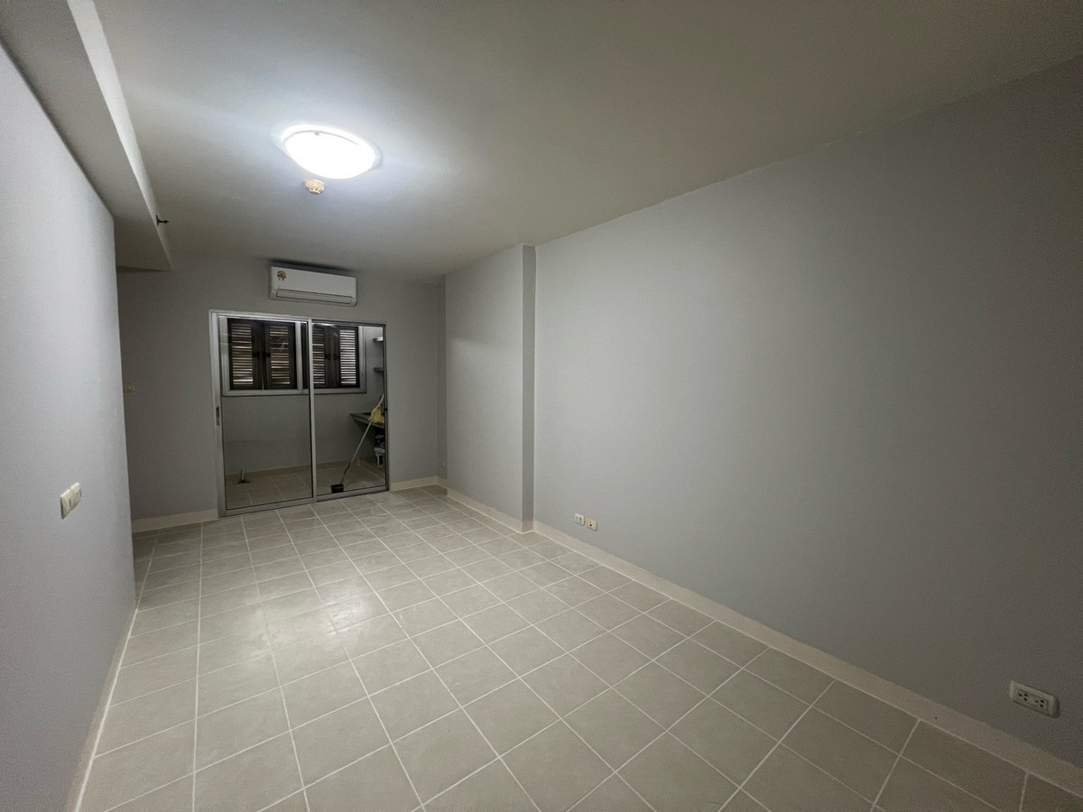 For RentCondoOnnut, Udomsuk : 0619928998