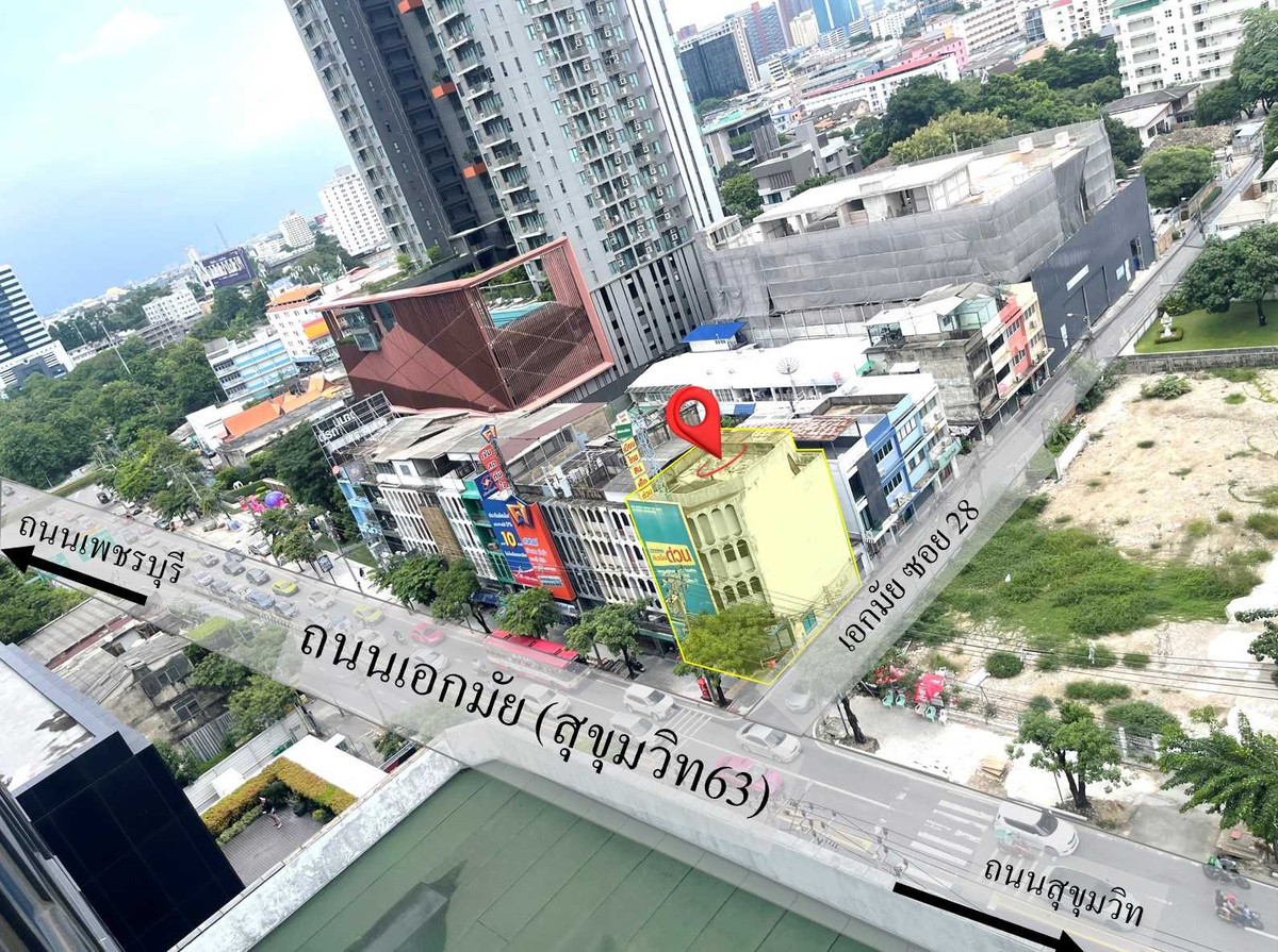 For RentShop HouseSukhumvit, Asoke, Thonglor : ✨ Commercial building for rent, corner building “next to Ekkamai Road“, great trading location! Suitable for opening a cafe / showroom / office! ✨