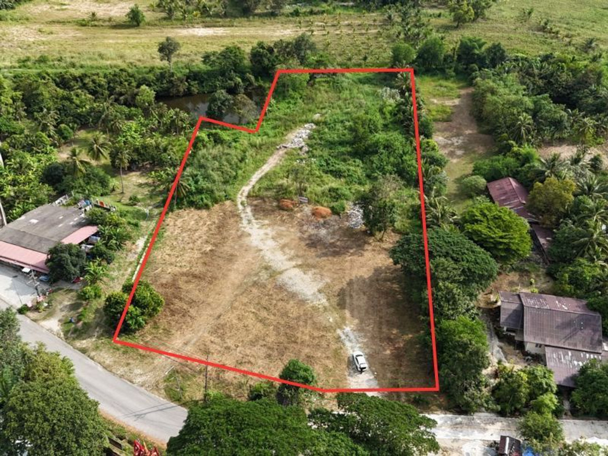 For SaleLandSriracha Laem Chabang Ban Bueng : Beautiful vacant land for sale, good location, Ban Huai Kum District, Sriracha, Bang Phra, Chonburi.