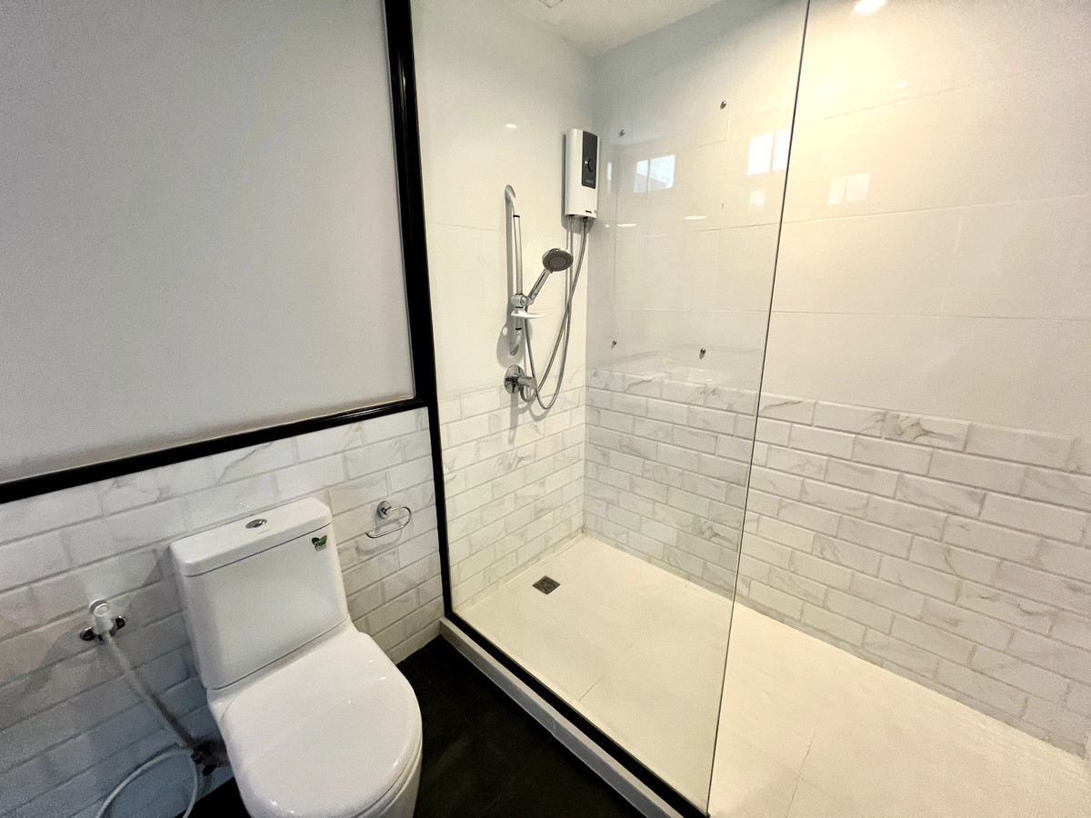 ขายคอนโดสุขุมวิท อโศก ทองหล่อ : Rare Item!!! คอนโดไซส์ใหญ่สภาพดีทำเลซอย 39 เข้าออกได้หลายทาง ห้องใหญ่น่าอยู่ ตึก maintain ดีมาก วิวสวย panorama ✨Ds Tower 1✨3 ห้องนอน 2 ห้องน้ำ ขนาด 205 ตร.ม ใกล้ BTS / MRT พร้อมพงษ์ (1 กม.) Tel.0982645161 