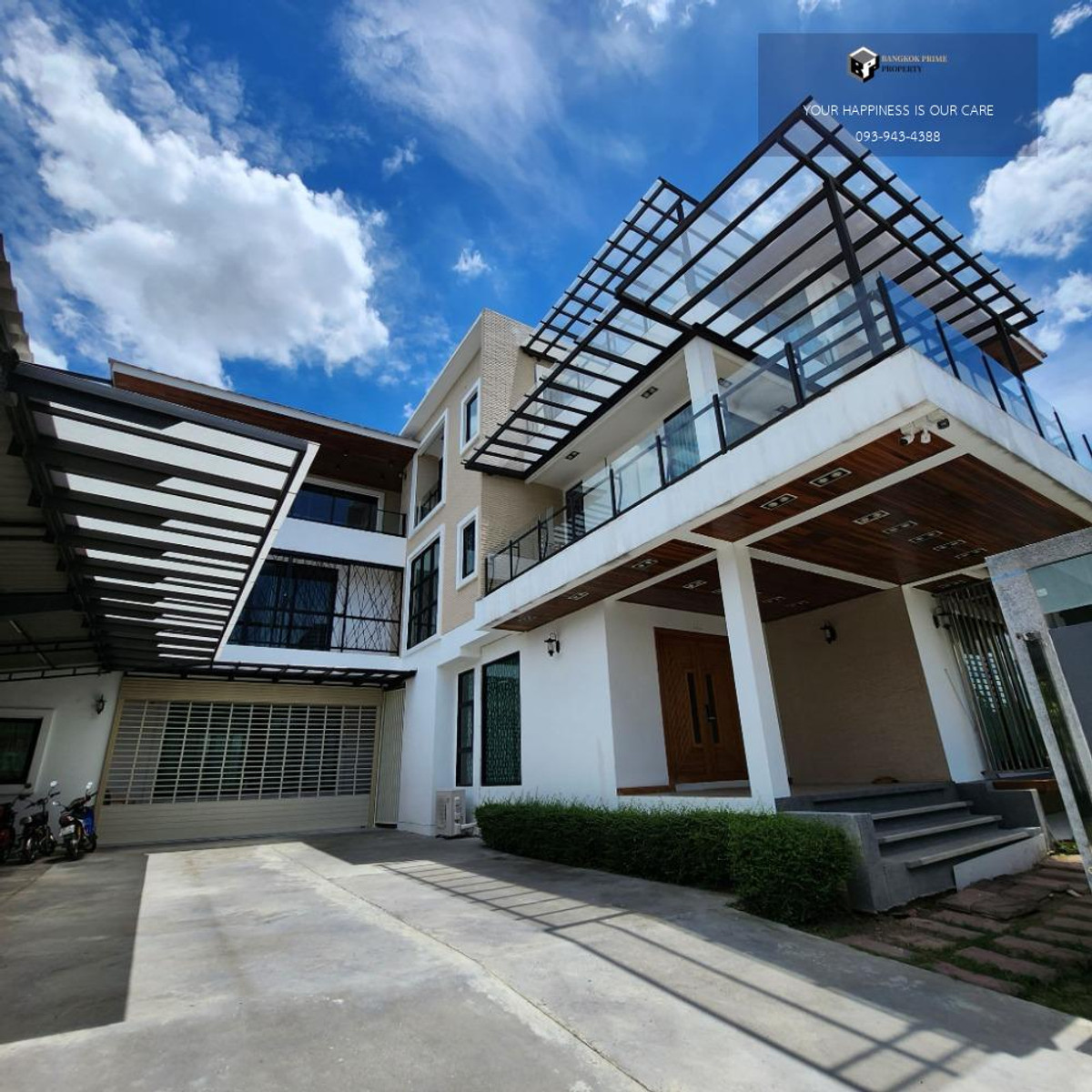 For SaleHouseOnnut, Udomsuk : 3-storey detached house, front of house facing east 3-Storey Detached House, Sukhumvit – East Facing 🏡 素坤逸区三层独栋别墅 – 朝东 #2025103112748